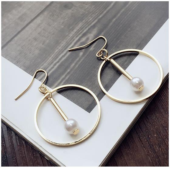 Women's Fashion Versatile Geometric Hollow-out Earrings