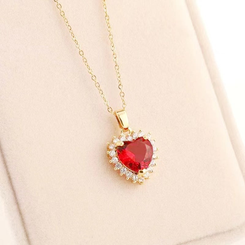 Fashion Micro-inlaid Pendant Ruby Heart Necklace